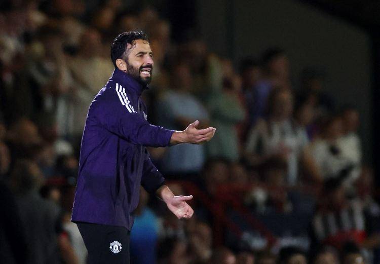 新帅已定！曼联敲定救火人选，前主帅再度回归，进欧冠区就续约